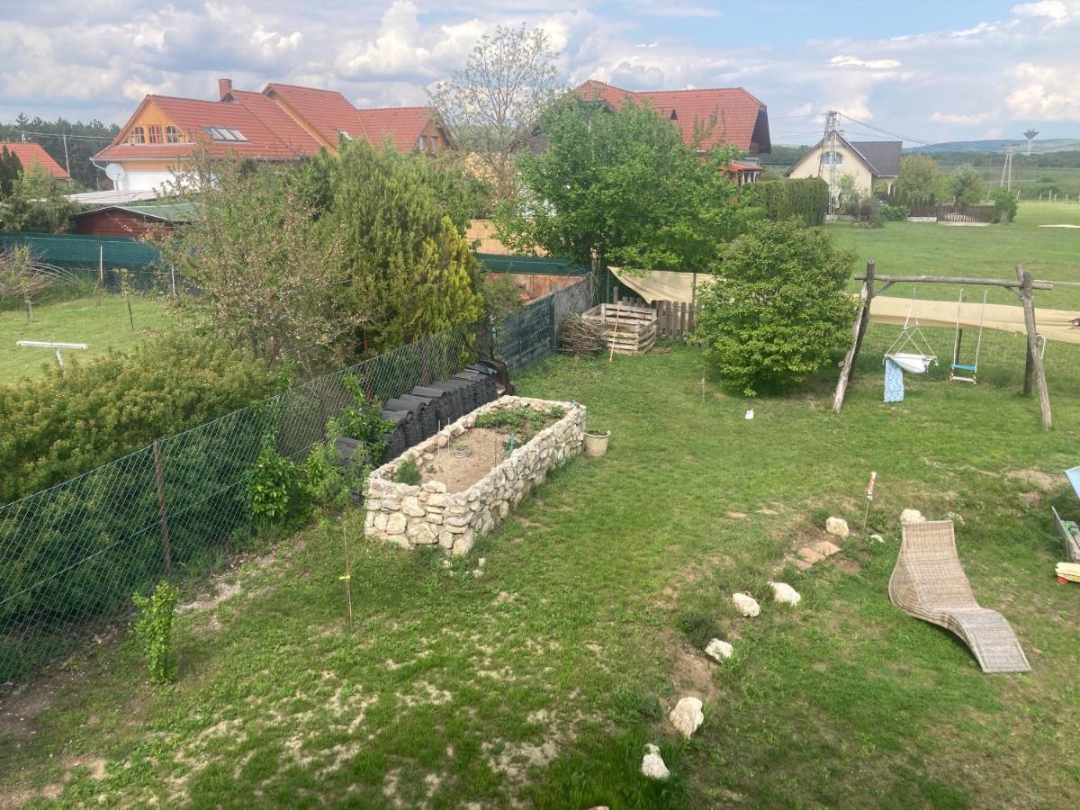 Karadi Apartman Zánka Extérieur photo